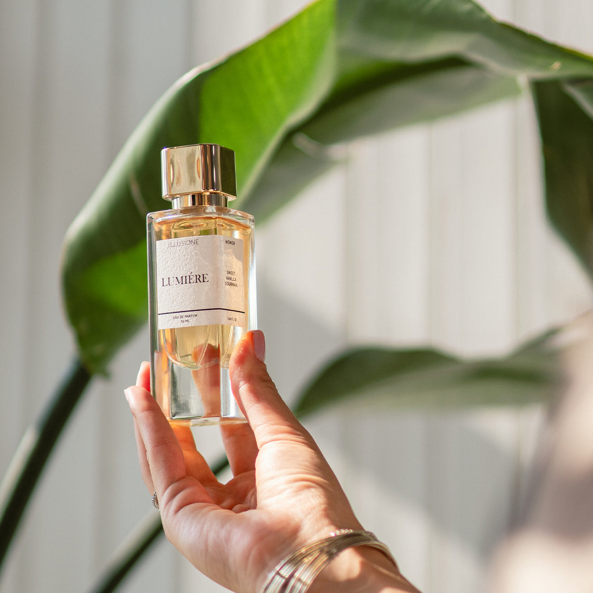 Lumière Edp Kadın Parfüm 50ml | Tatlı - Vanilya - Gurme | Narenciye, Müge, Orkide, Misk
